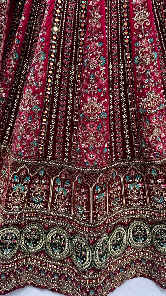 Very-Well Detailed Hand Mirror Crafted with Various Embroidery and Doubke dupatta combine Bridal Lehenga Chol